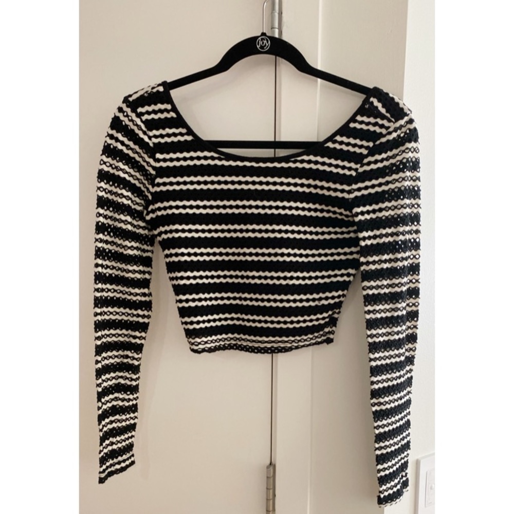 Von Maur Eight Sixty Striped Long Sleeve Crop Top S